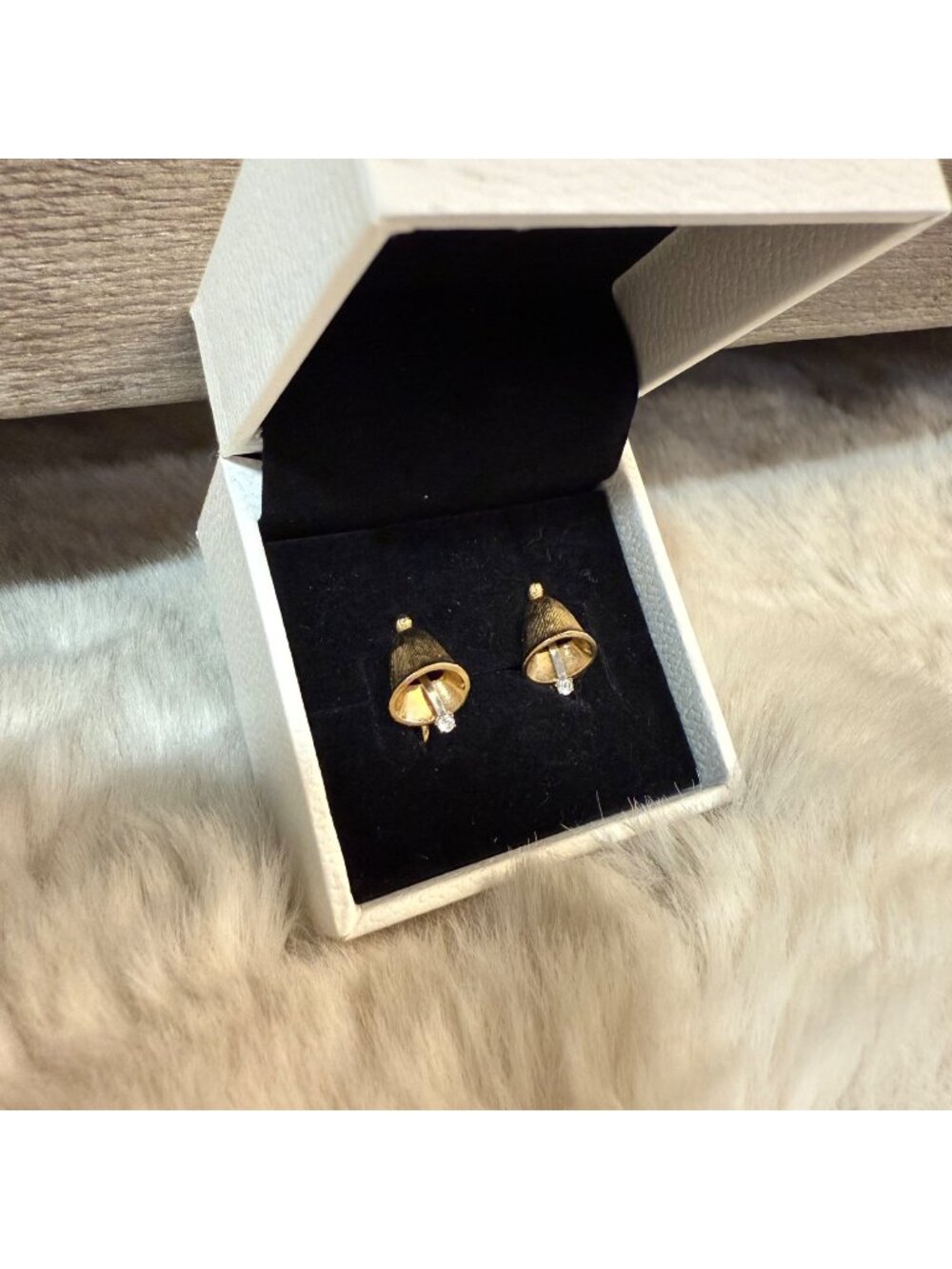 Vintage 70's Avon Gold Toned Bell Clip On Earrings